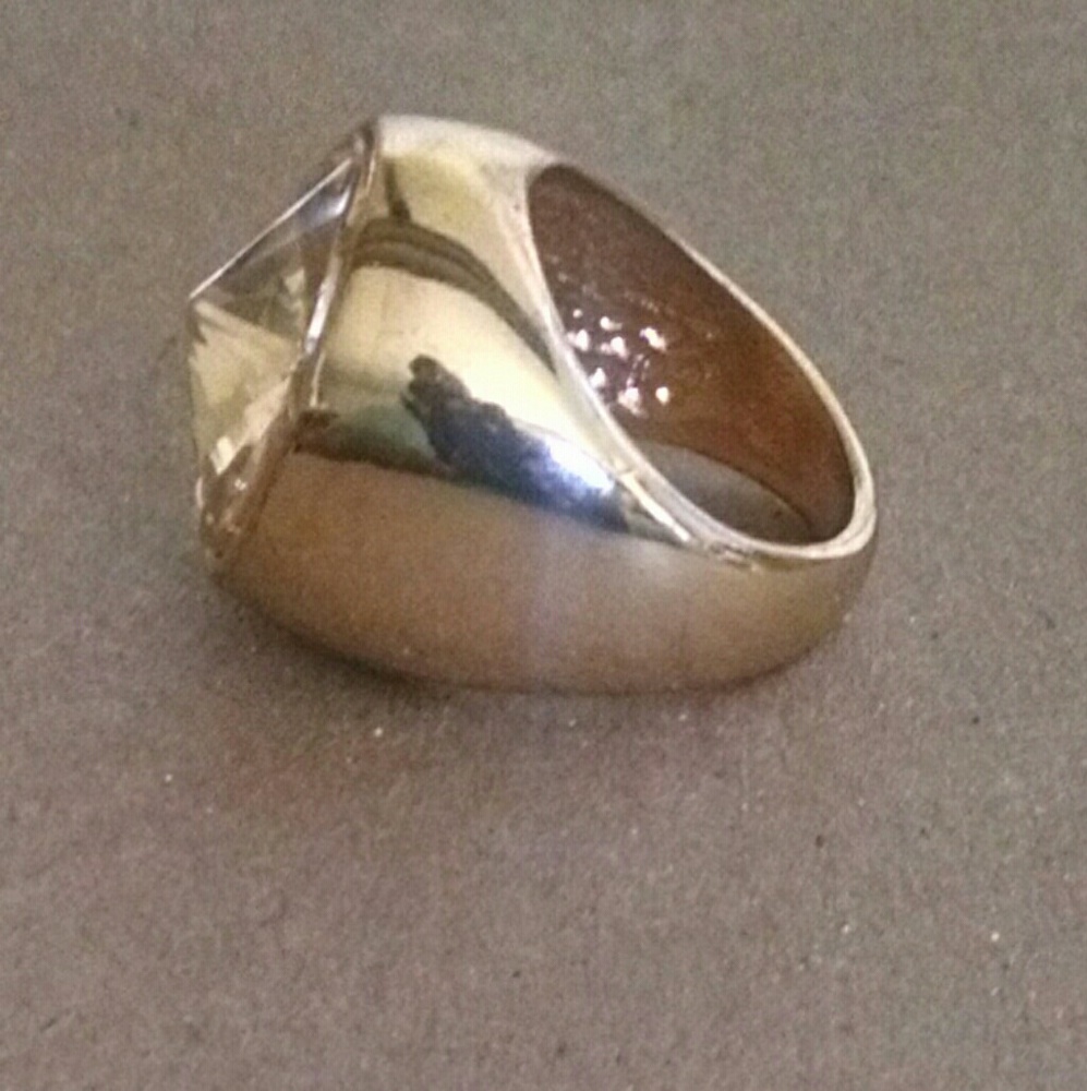 Vintage Beautiful Large Rhinestone Ring - image 2